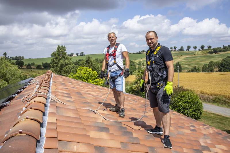 A qui faire appel pour installer des panneaux solaires sur mon toit à Toulouse en Occitanie ?