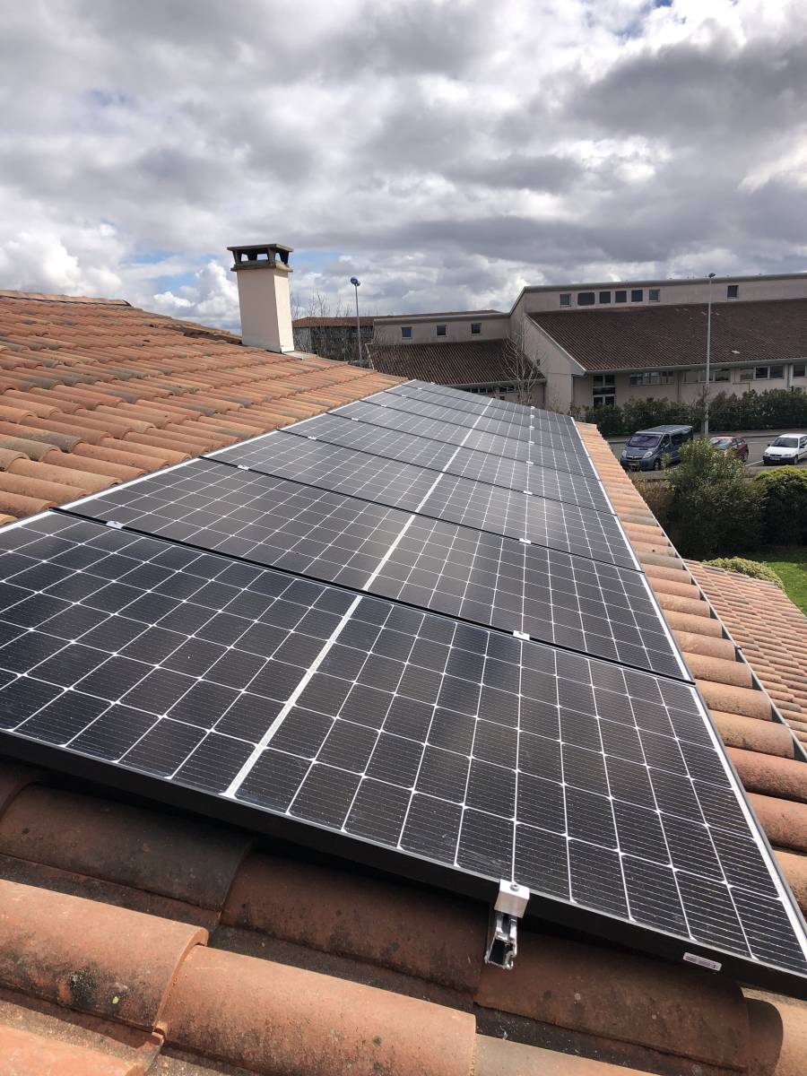 Installation de panneaux solaires par des couvreurs à Toulouse en Haute-Garonne